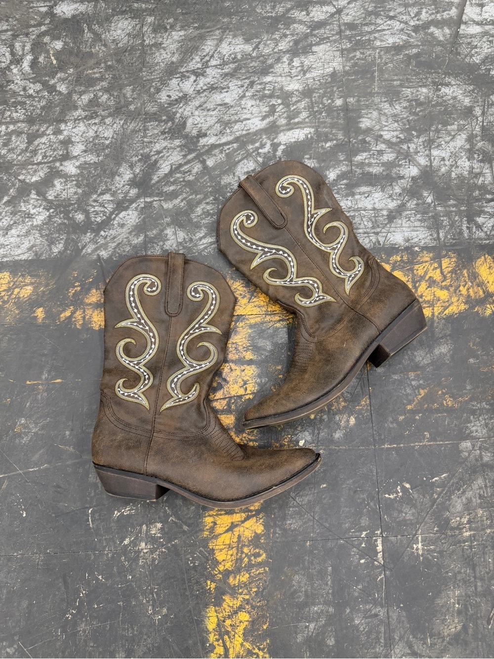 American Rag 2010s Fauz-Leather Brown Intricate Western Embroidered Cowboy Boots